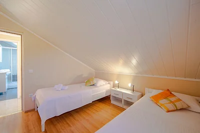 Apartman Mario with pool by Villas Guide