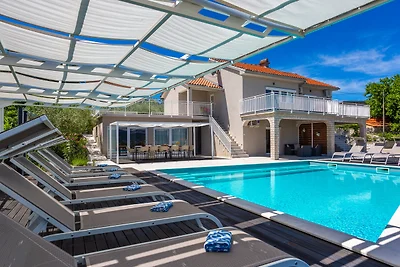 Vila Oleander - Malinska by Villas Guide