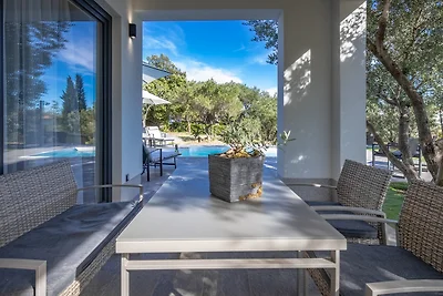 Villa Karla with pool&sea view by Villas...