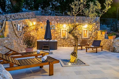 Villa Imortele aria with pool by Villas Guide