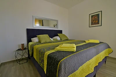 Apartment Paola 2 by Villas Guide