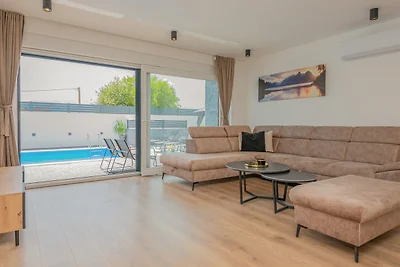 Villa Kristina - Makarska by Villas Guide