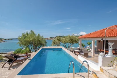 Villa Peace & Quiet by Villas Guide