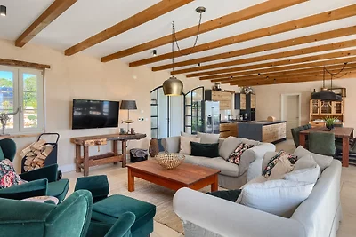 Villa Rapavel by Villas Guide