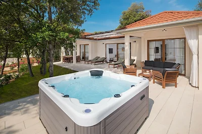 Luxury Villa Bay Porto Bus by Villas Guide