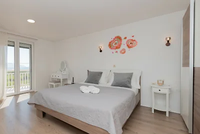 Villa Jelavic - Makarska by Villas Guide