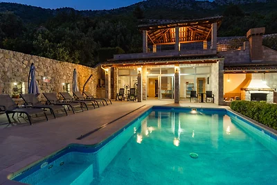 Villa Dia by Villas Guide