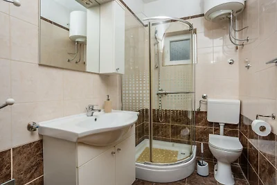 Charm Apartment by Villas Guide