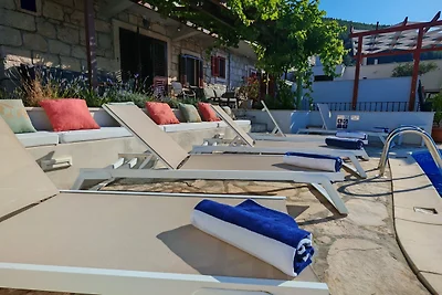 Villa SMOQUIZZA by Villas Guide