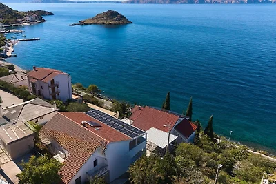 Apartment Mediera sea view 1 by Villas Guide