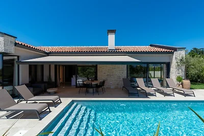 Villa Flores by Villas Guide