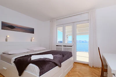 Apartman Arnia pool&beachfront by Villas...