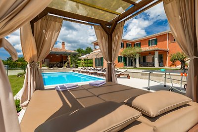 Beautiful Villa Village with tennis court in...