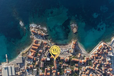 Villa Palazzo Antiqua island Vis by Villas...