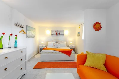 Villa Relax with pool&beachfront by Villas...