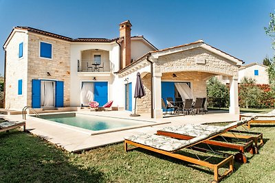 Beautiful Villa Torre II with pool in Tar