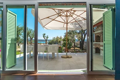 House Victoria 2 by Villas Guide