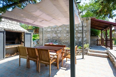 House Mirjana with pool by Villas Guide