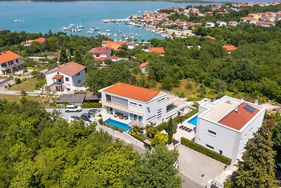 Beautiful Vila Zarra with pool in Otok Krk