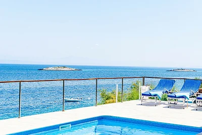 Villa Welcome by Villas Guide