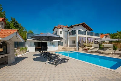 Home Sweet Home - Makarska by Villas Guide