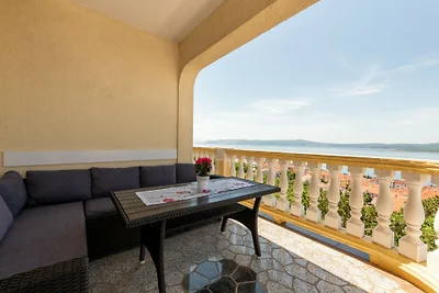 Apartman Lucija 5 by Villas Guide
