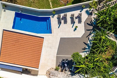 Villa Eduarda pool&whirpool by Villas Guide