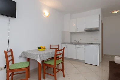 Studio Apartman Erstic 2 - Baška Voda by Vill...