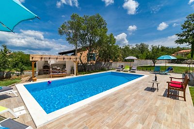 Villa May Porec, Tinjan