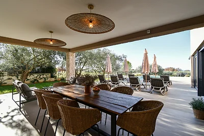 Villa Noor by Istrabook