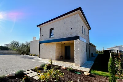 Villa Noor by Istrabook