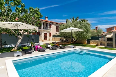 Vila Pietra by Istrabook