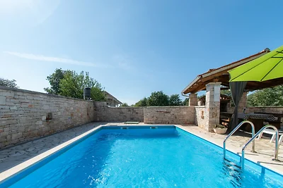 Villa Ulika mit Pool und Jacuzzi