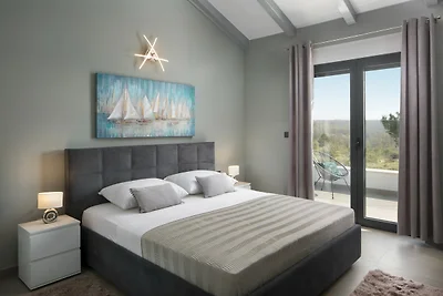 Luxury Vila Infinity - by Istrabook