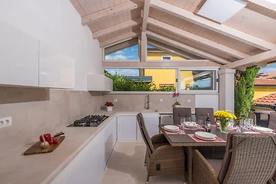 Villa Delijamo by Istrabook