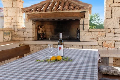 Villa Ulika mit Pool und Jacuzzi