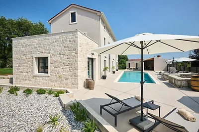Vila Madora
