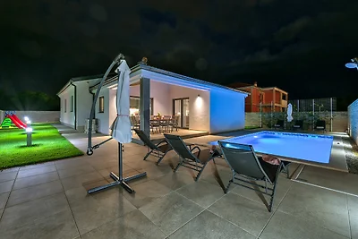 Villa Casa Lumera by Istrabook