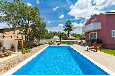 Villa May Porec, Tinjan