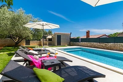 Vila Pietra by Istrabook