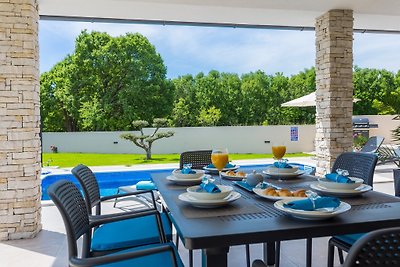 Charming villa with private pool
