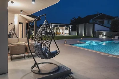 Villa D&V by Istrabook