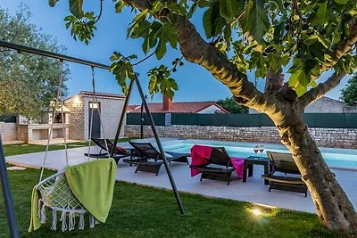 Vila Pietra by Istrabook