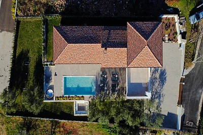 Villa Noor by Istrabook