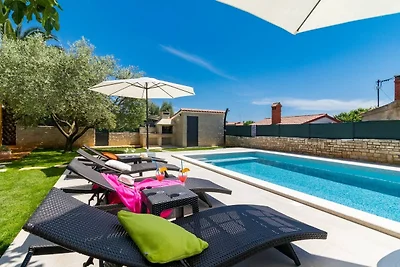 Vila Pietra by Istrabook