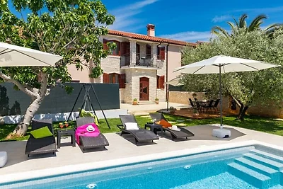 Vila Pietra by Istrabook