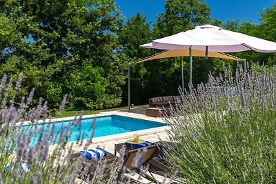 Vila Hemera - by Istrabook