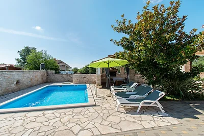 Villa Ulika mit Pool und Jacuzzi