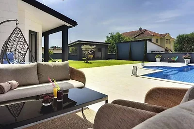 Villa D&V by Istrabook