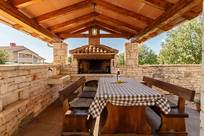 Villa Ulika mit Pool und Jacuzzi